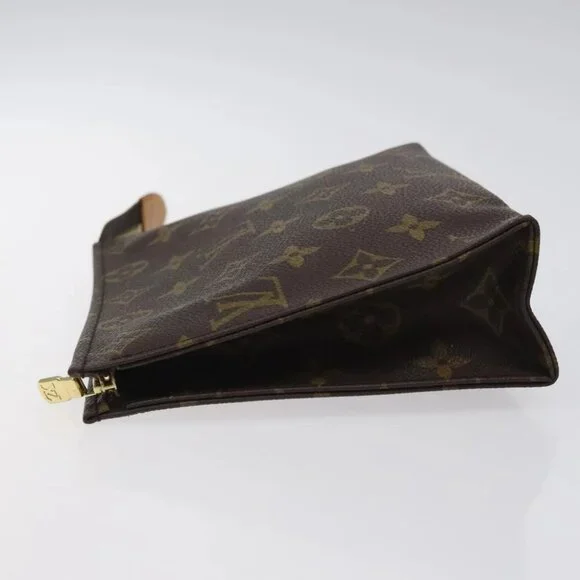 LOUIS VUITTON Monogram Poche Toilette 19 Pouch
